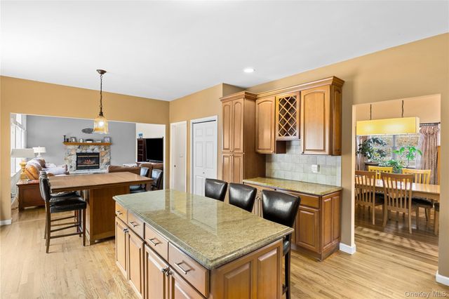 287 Dayton Avenue, Manorville, NY 11949