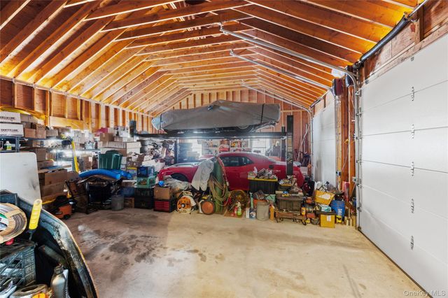 287 Dayton Avenue, Manorville, NY 11949