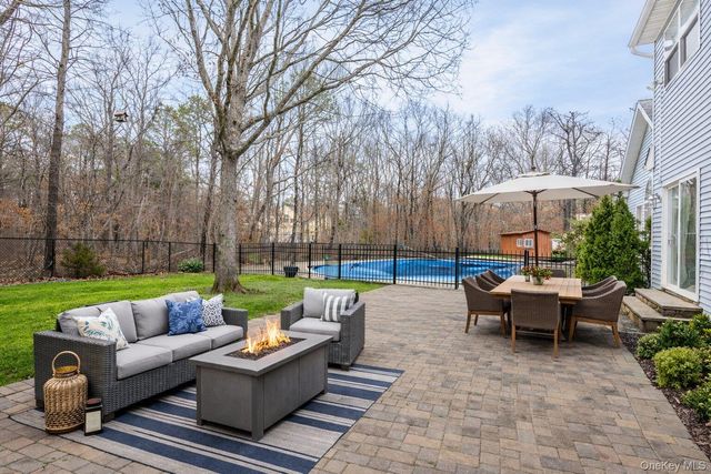 287 Dayton Avenue, Manorville, NY 11949