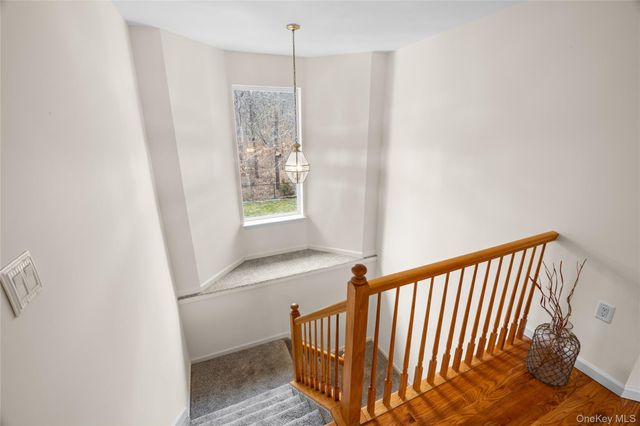 287 Dayton Avenue, Manorville, NY 11949