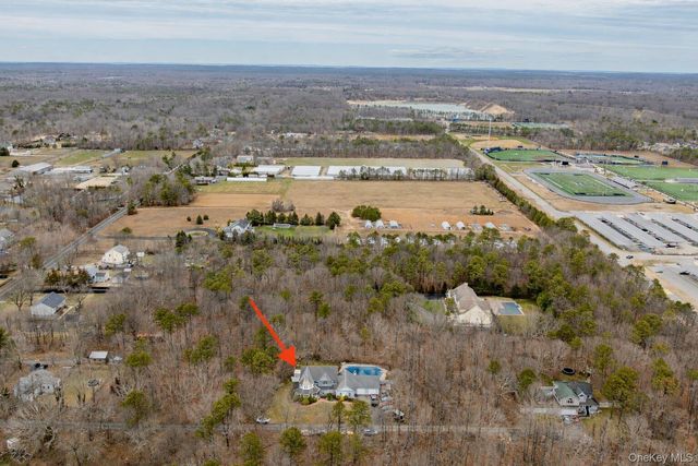 287 Dayton Avenue, Manorville, NY 11949