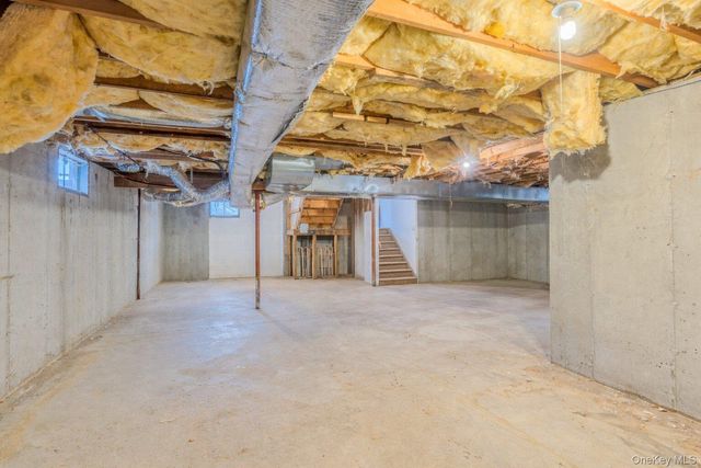 287 Dayton Avenue, Manorville, NY 11949