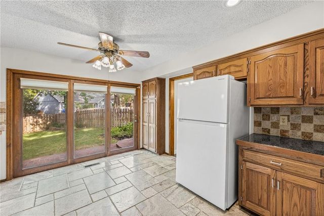 14022 S Cottonwood Drive, Olathe, KS 66062