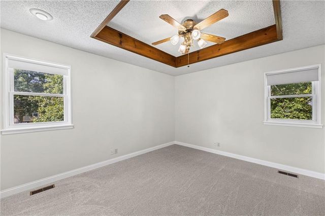 14022 S Cottonwood Drive, Olathe, KS 66062