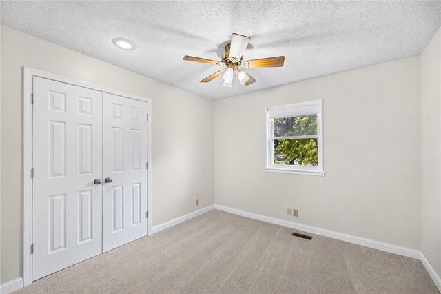14022 S Cottonwood Drive, Olathe, KS 66062