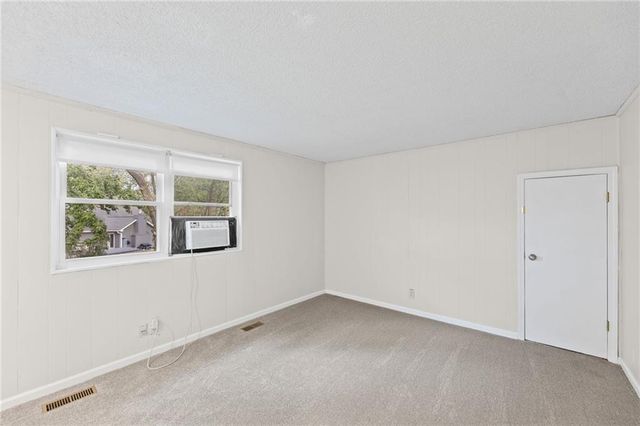 14022 S Cottonwood Drive, Olathe, KS 66062
