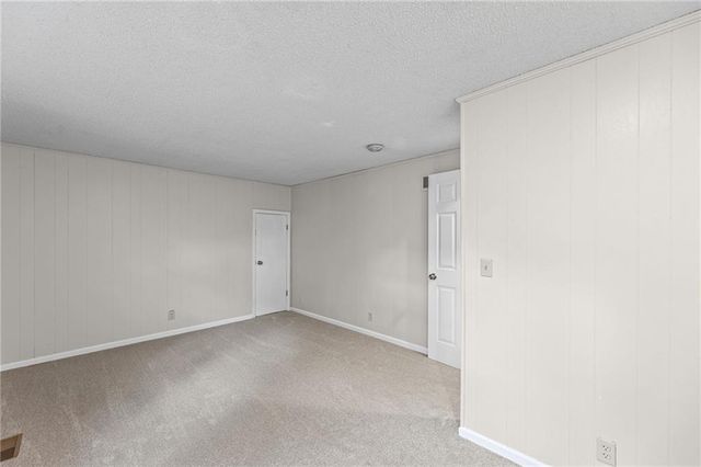 14022 S Cottonwood Drive, Olathe, KS 66062