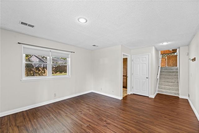 14022 S Cottonwood Drive, Olathe, KS 66062