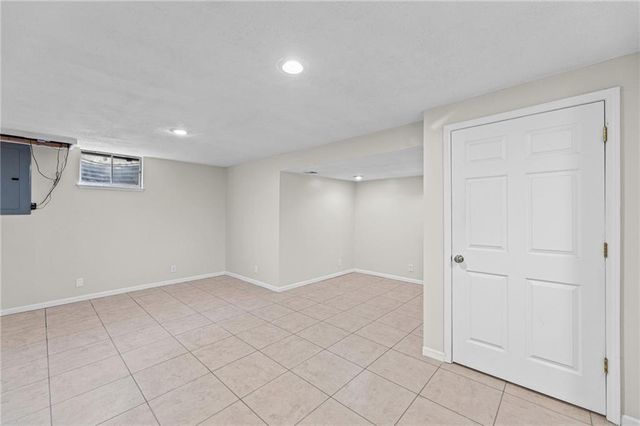14022 S Cottonwood Drive, Olathe, KS 66062