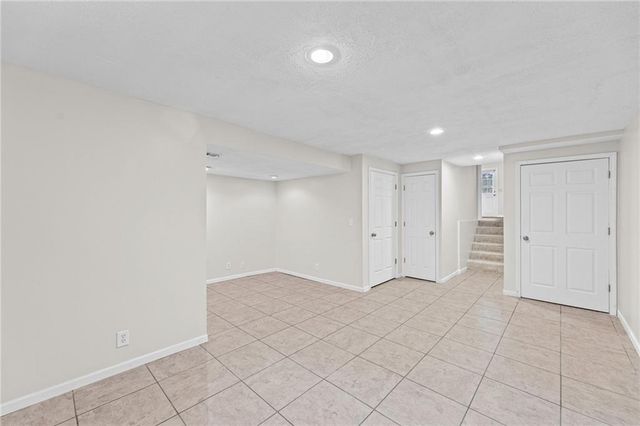 14022 S Cottonwood Drive, Olathe, KS 66062