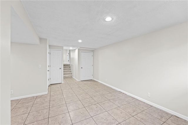 14022 S Cottonwood Drive, Olathe, KS 66062