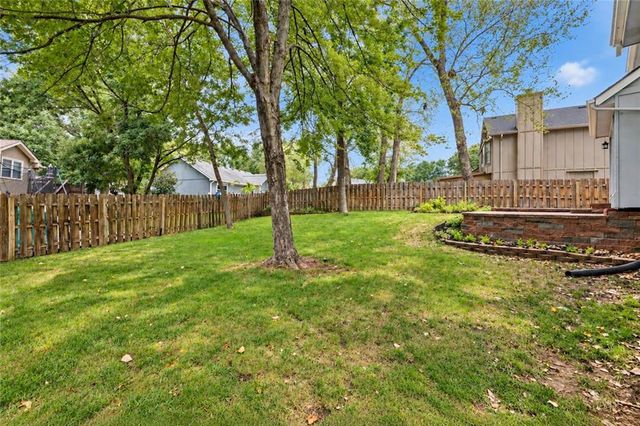 14022 S Cottonwood Drive, Olathe, KS 66062
