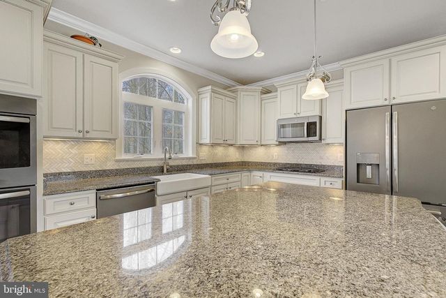 1070 CLAYPIPE DR, Huntingtown, MD 20639