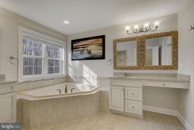 1070 CLAYPIPE DR, Huntingtown, MD 20639