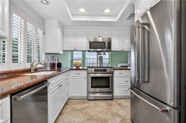 813 S Sapphire Lane, Anaheim Hills, CA 92807