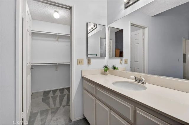 813 S Sapphire Lane, Anaheim Hills, CA 92807