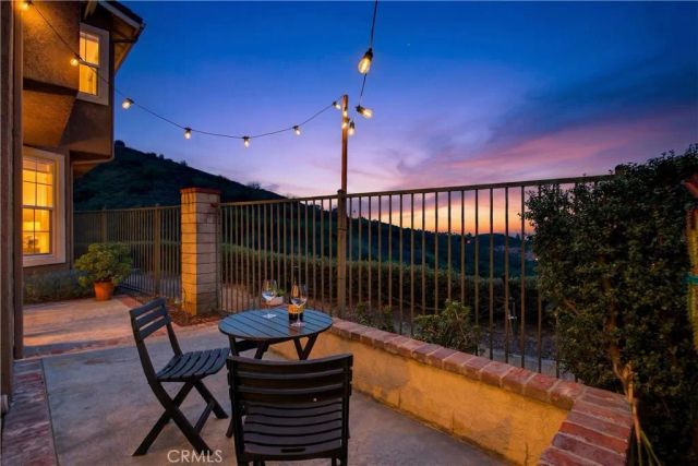 813 S Sapphire Lane, Anaheim Hills, CA 92807