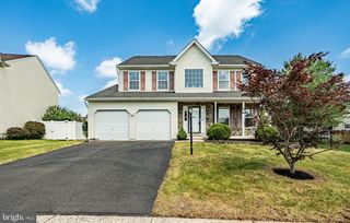 1221 MEADOW BROOK DR, Quakertown, PA 18951