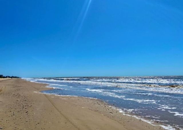 1047 Faggards Slip, Gilchrist, TX 77617