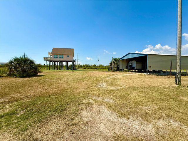 1047 Faggards Slip, Gilchrist, TX 77617