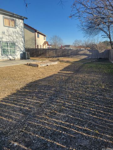 6702 Cape Meadow Dr, Converse, TX 78109