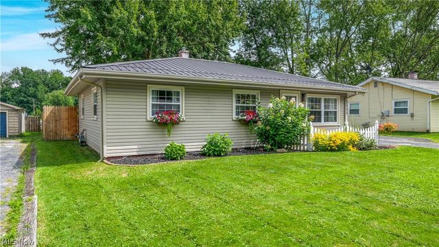 3388 Olian Avenue NW, Warren, OH 44485