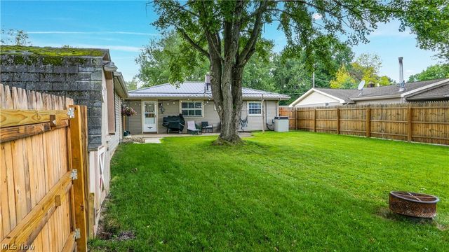 3388 Olian Avenue NW, Warren, OH 44485