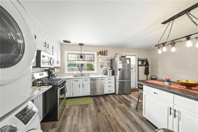 3388 Olian Avenue NW, Warren, OH 44485