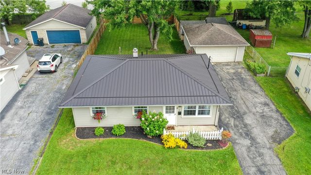 3388 Olian Avenue NW, Warren, OH 44485
