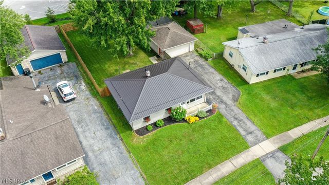 3388 Olian Avenue NW, Warren, OH 44485