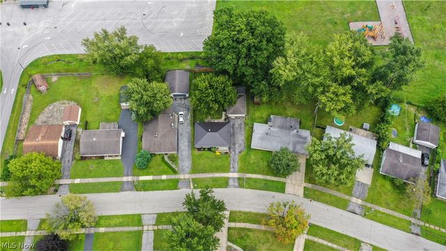 3388 Olian Avenue NW, Warren, OH 44485