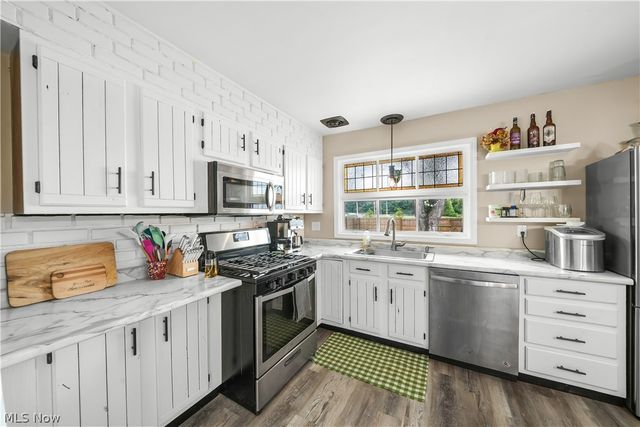 3388 Olian Avenue NW, Warren, OH 44485