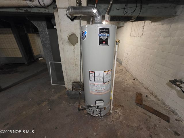 420 E Oakland Street, Toledo, OH 43608