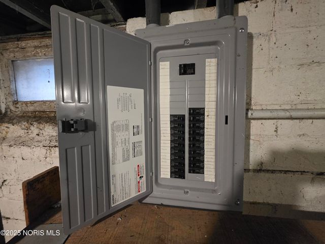 420 E Oakland Street, Toledo, OH 43608