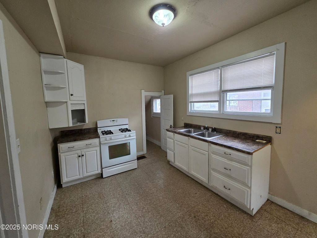 420 E Oakland Street, Toledo, OH 43608