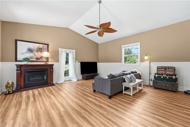 2906 E Elfinwild Rd, Hampton, PA 15101
