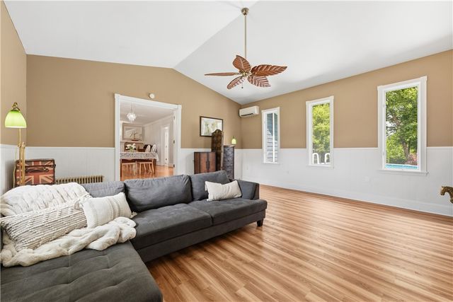 2906 E Elfinwild Rd, Hampton, PA 15101