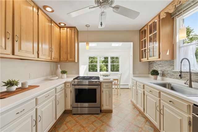 2906 E Elfinwild Rd, Hampton, PA 15101