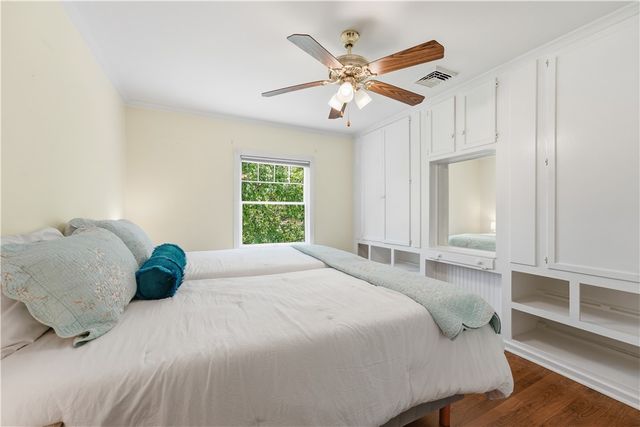 2906 E Elfinwild Rd, Hampton, PA 15101