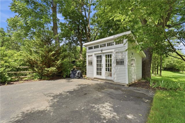 2906 E Elfinwild Rd, Hampton, PA 15101