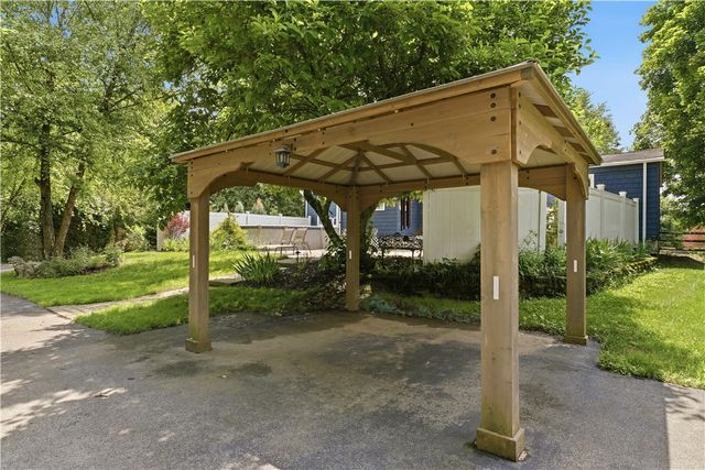 2906 E Elfinwild Rd, Hampton, PA 15101