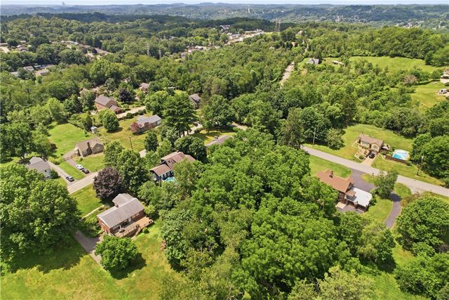 2906 E Elfinwild Rd, Hampton, PA 15101
