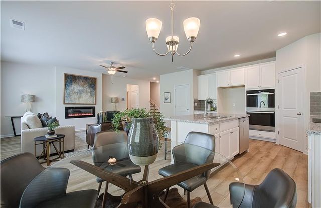 1837 Kingsmere Run Dr, Loganville, GA 30052