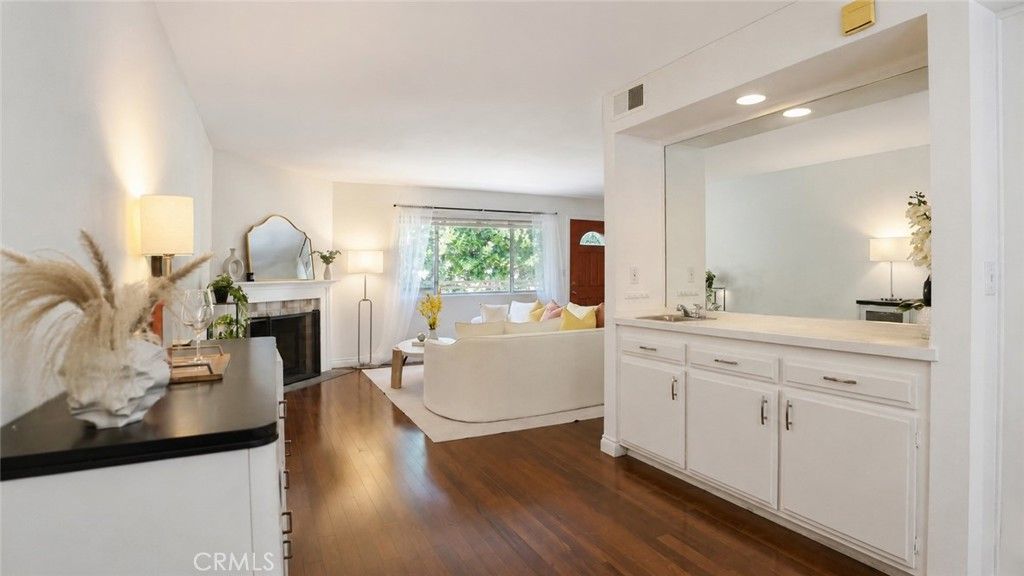 432 S Oak Knoll Avenue 4, Pasadena, CA 91101 — photo 2