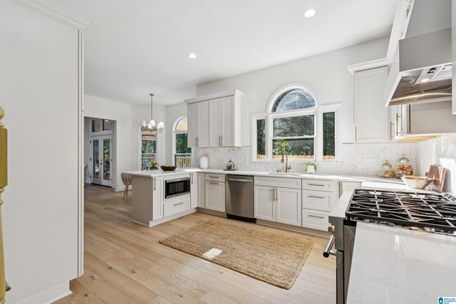 5609 RIDGEVIEW DRIVE, Trussville, AL 35173