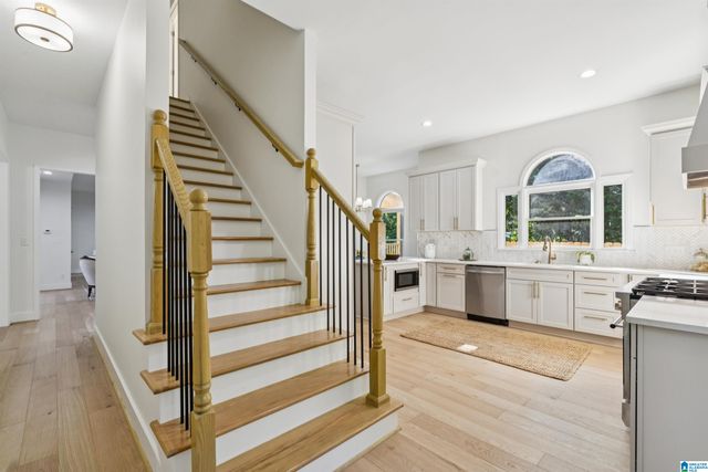 5609 RIDGEVIEW DRIVE, Trussville, AL 35173