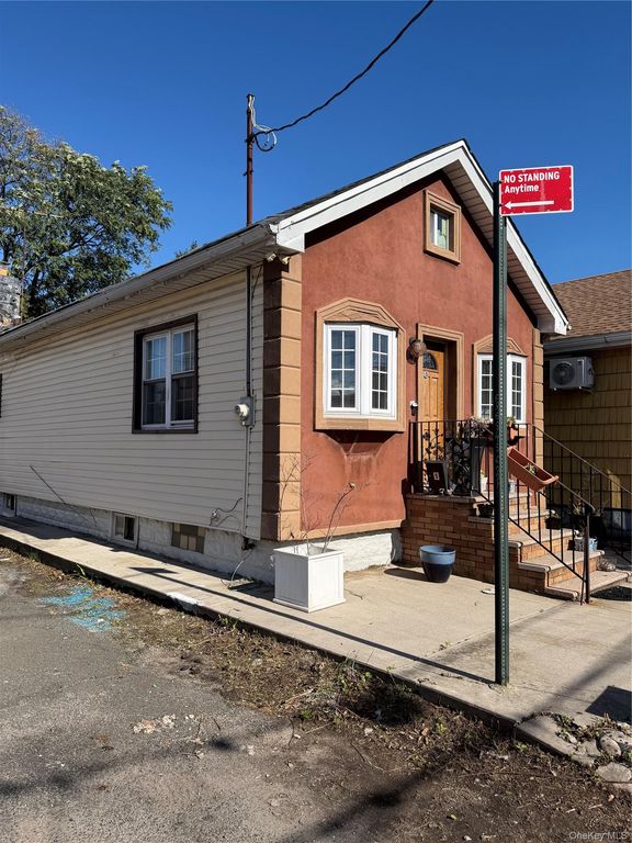 5 Matthews Place, Brooklyn, NY 11236 — exterior