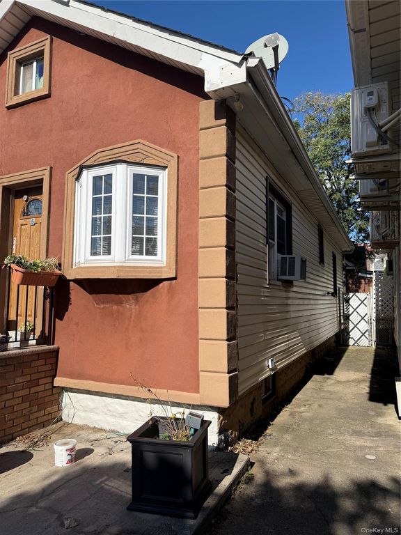 5 Matthews Place, Brooklyn, NY 11236 — photo 4