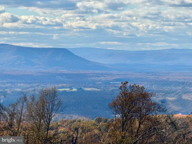 4 LEE DRIVE, Linden, VA 22642