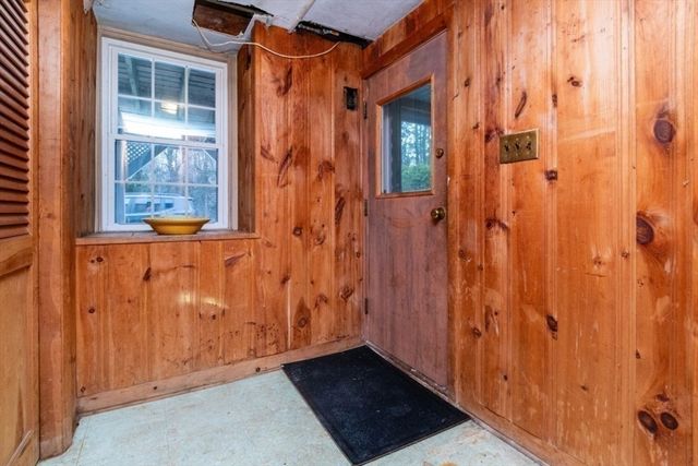 484 Brook Rd, Milton, MA 02186